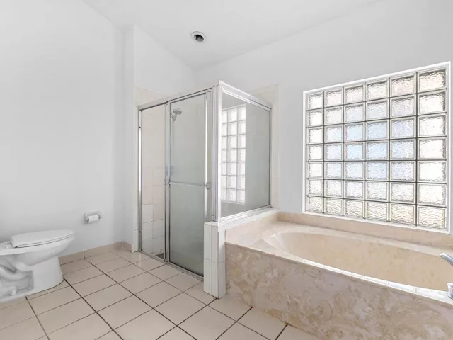 Продажа дома по адресу 4841 N CLASSICAL Boulevard - фото 9327684