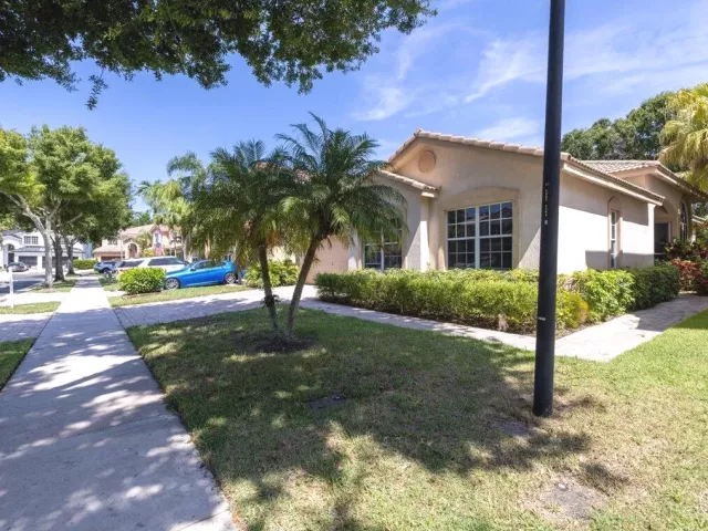 Продажа дома по адресу 4841 N CLASSICAL Boulevard - фото 9327687