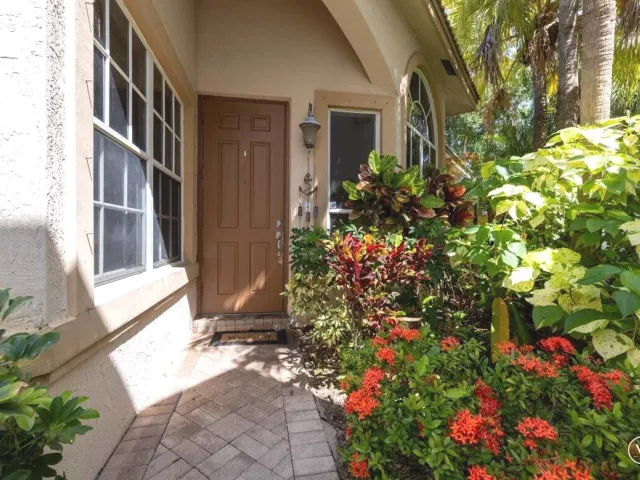 Продажа дома по адресу 4841 N CLASSICAL Boulevard - фото 9327689