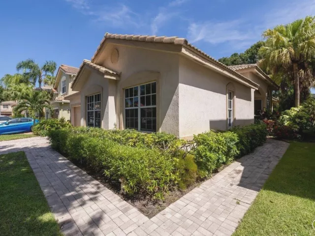 Продажа дома по адресу 4841 N CLASSICAL Boulevard - фото 9327656