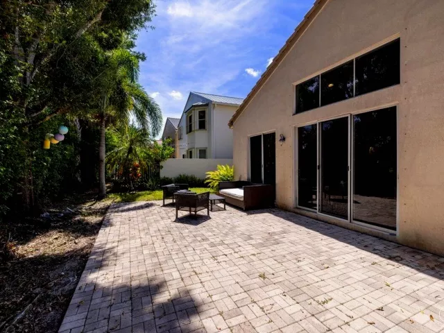 Продажа дома по адресу 4841 N CLASSICAL Boulevard - фото 9327692