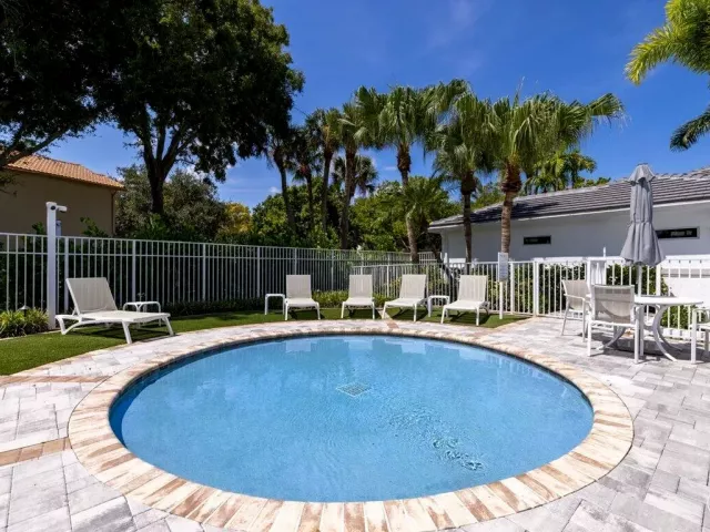 Продажа дома по адресу 4841 N CLASSICAL Boulevard - фото 9327698