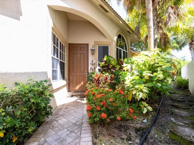 Продажа дома по адресу 4841 N CLASSICAL Boulevard - фото 9327657