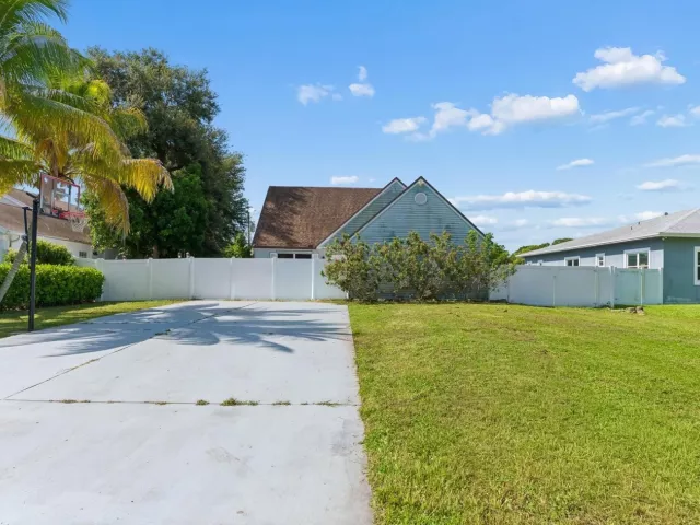 Продажа дома по адресу 5414 SUNRISE Boulevard - фото 9361053