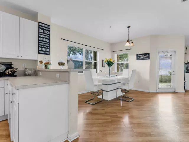 Продажа дома по адресу 7538 NW 17TH Drive - фото 9379881