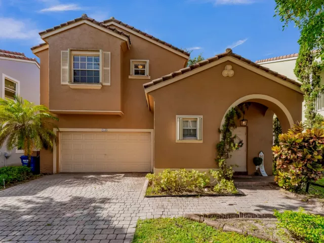 Продажа дома по адресу 7538 NW 17TH Drive - фото 9379870