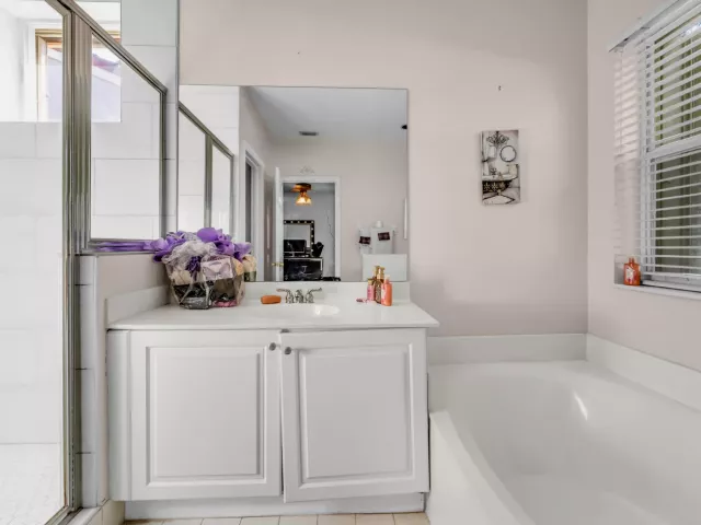 Продажа дома по адресу 7538 NW 17TH Drive - фото 9379891