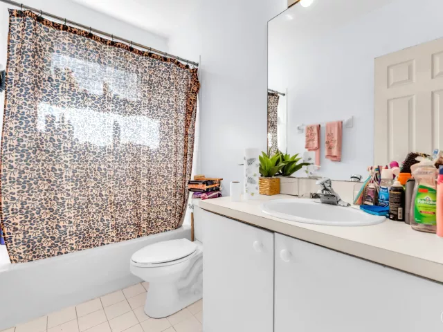 Продажа дома по адресу 7538 NW 17TH Drive - фото 9379894
