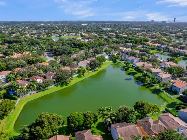 Продажа дома по адресу 7538 NW 17TH Drive - фото 9379917