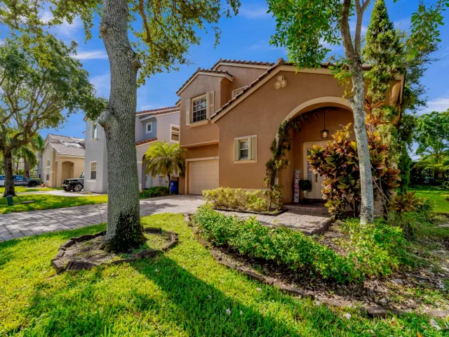 Продажа дома по адресу 7538 NW 17TH Drive - фото 9379873