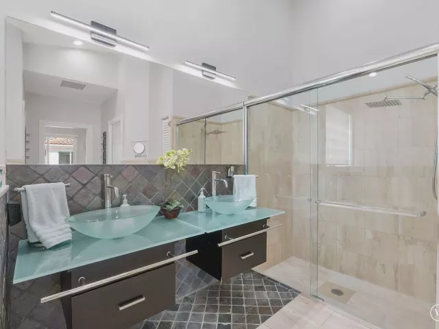 Продажа дома по адресу 1081 BEL AIRE Drive E - фото 9376443