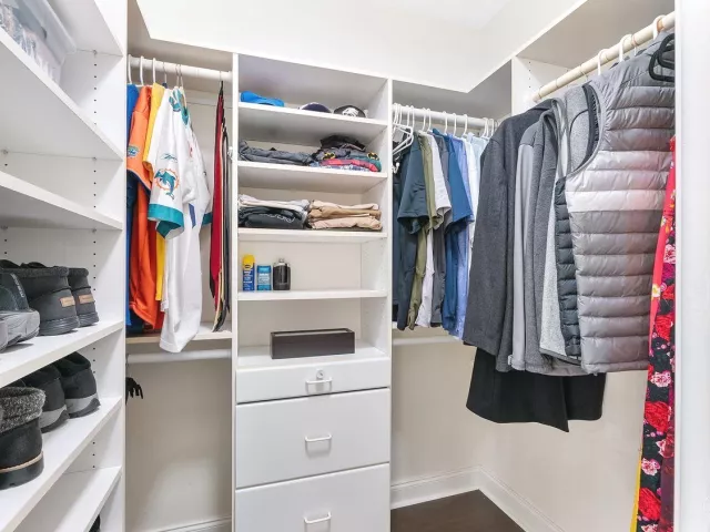 Продажа дома по адресу 1081 BEL AIRE Drive E - фото 9376445