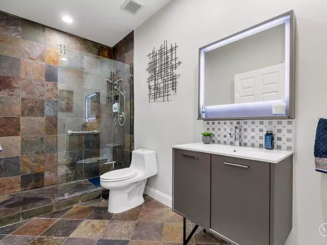 Продажа дома по адресу 1081 BEL AIRE Drive E - фото 9376447