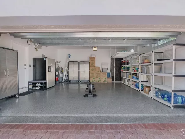 Продажа дома по адресу 1081 BEL AIRE Drive E - фото 9376452