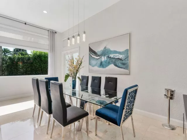 Продажа дома по адресу 1081 BEL AIRE Drive E - фото 9376435