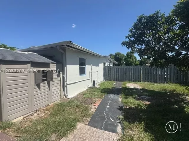 Продажа дома по адресу 12610 NW 23rd Ave - фото 9334446