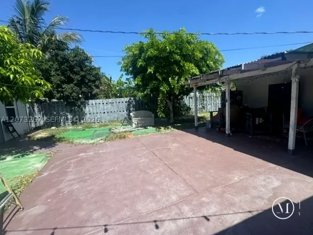 Продажа дома по адресу 12610 NW 23rd Ave - фото 9334447
