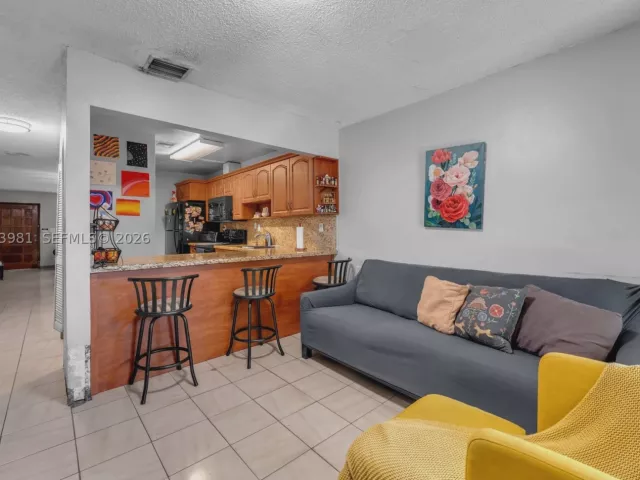 Продажа дома по адресу 9618 SW 3rd Ln 18 - фото 9339016