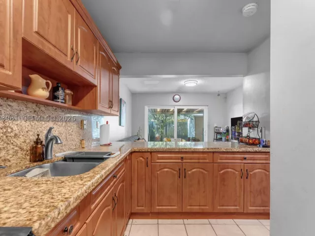 Продажа дома по адресу 9618 SW 3rd Ln 18 - фото 9339019