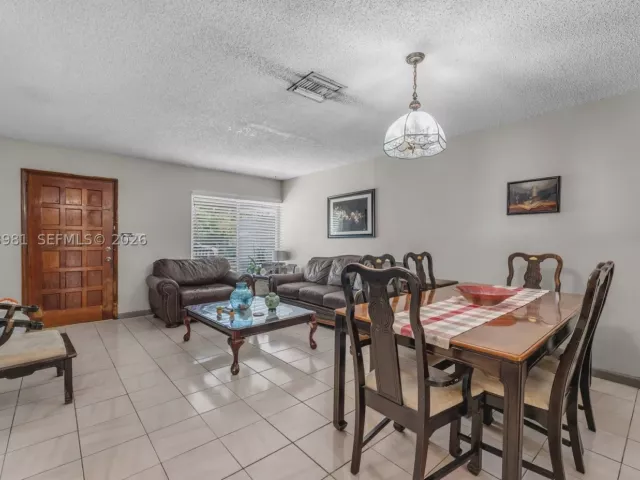Продажа дома по адресу 9618 SW 3rd Ln 18 - фото 9339011