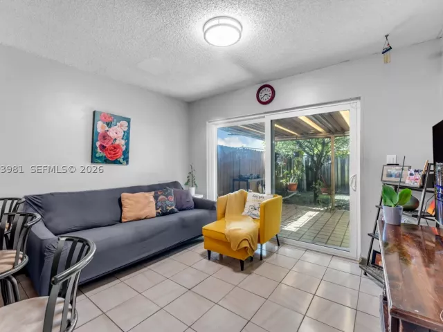 Продажа дома по адресу 9618 SW 3rd Ln 18 - фото 9339015