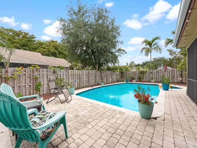 Продажа дома по адресу 5009 SW 104th Ave - фото 9341671