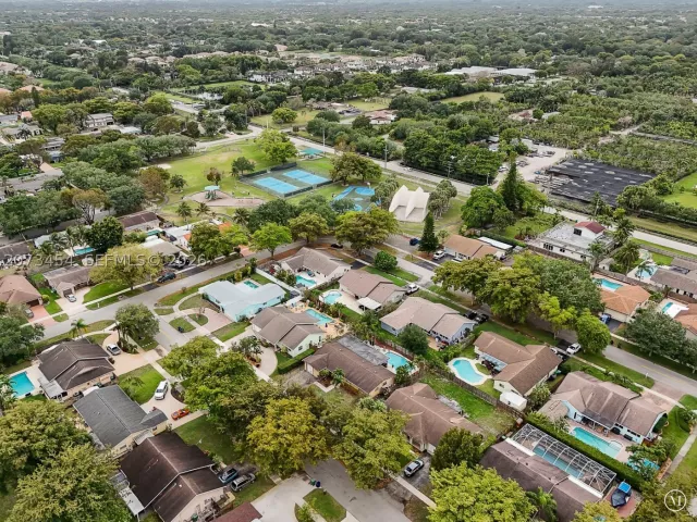 Продажа дома по адресу 5009 SW 104th Ave - фото 9341646