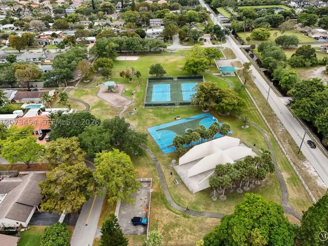 Продажа дома по адресу 5009 SW 104th Ave - фото 9341649