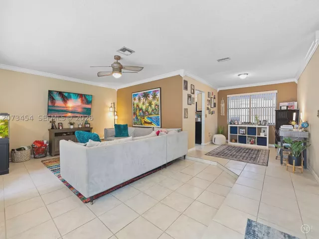 Продажа дома по адресу 5009 SW 104th Ave - фото 9341650