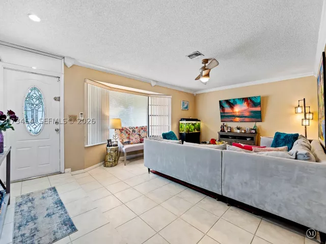 Продажа дома по адресу 5009 SW 104th Ave - фото 9341652