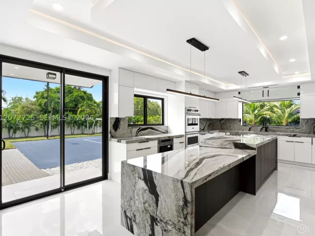Продажа дома по адресу 10201 SW 64th St - фото 9336765