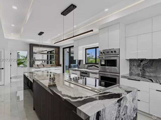 Продажа дома по адресу 10201 SW 64th St - фото 9336768
