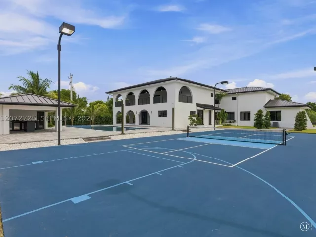 Продажа дома по адресу 10201 SW 64th St - фото 9336799
