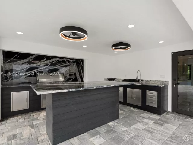 Продажа дома по адресу 10201 SW 64th St - фото 9336807