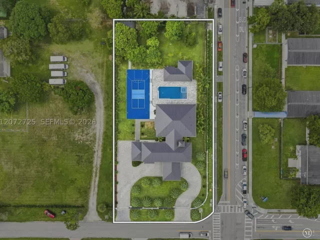 Продажа дома по адресу 10201 SW 64th St - фото 9336838
