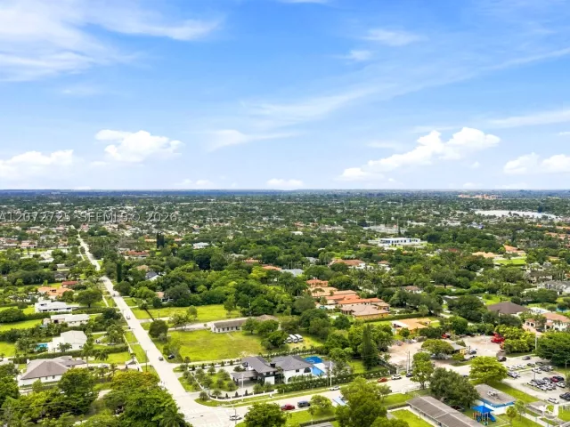 Продажа дома по адресу 10201 SW 64th St - фото 9336844