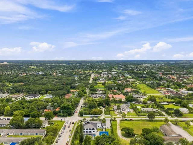 Продажа дома по адресу 10201 SW 64th St - фото 9336846