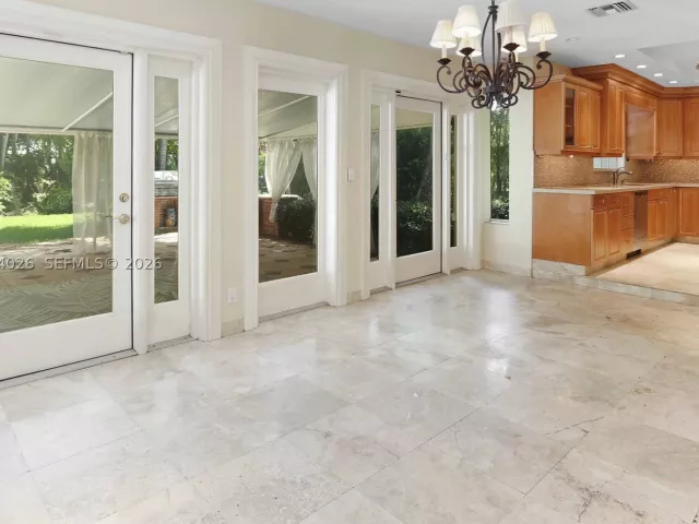 Продажа дома по адресу 1030 Polk St - фото 9333178