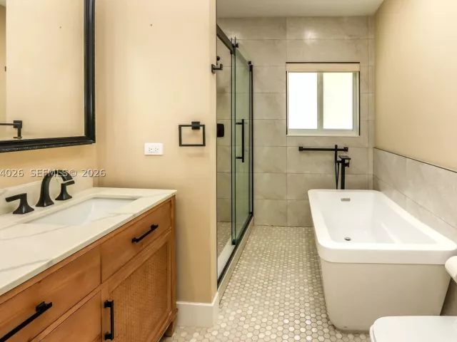 Продажа дома по адресу 1030 Polk St - фото 9333189