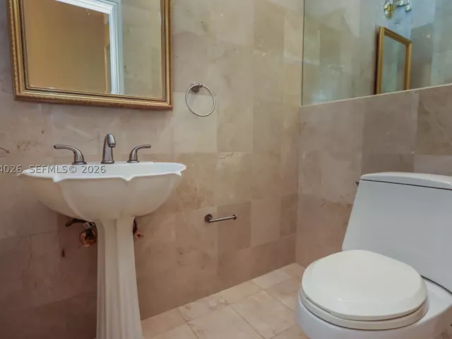 Продажа дома по адресу 1030 Polk St - фото 9333193