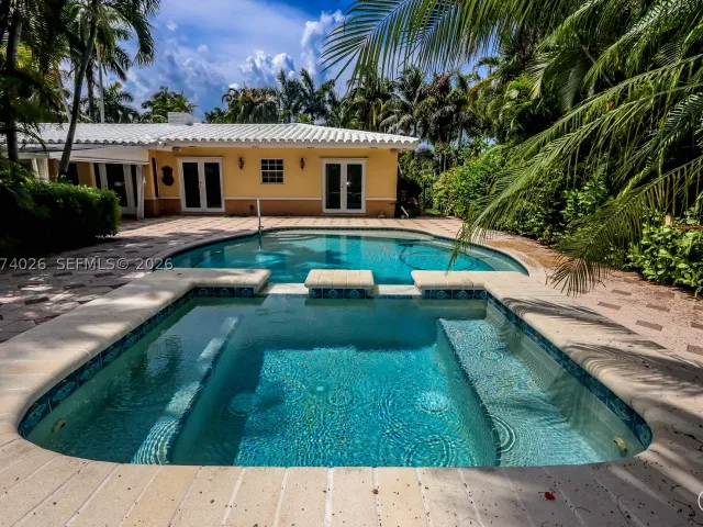 Продажа дома по адресу 1030 Polk St - фото 9333197