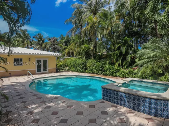 Продажа дома по адресу 1030 Polk St - фото 9333198