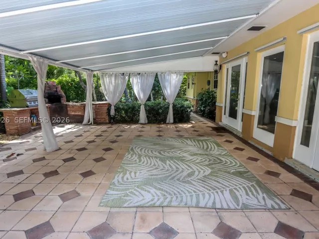 Продажа дома по адресу 1030 Polk St - фото 9333201