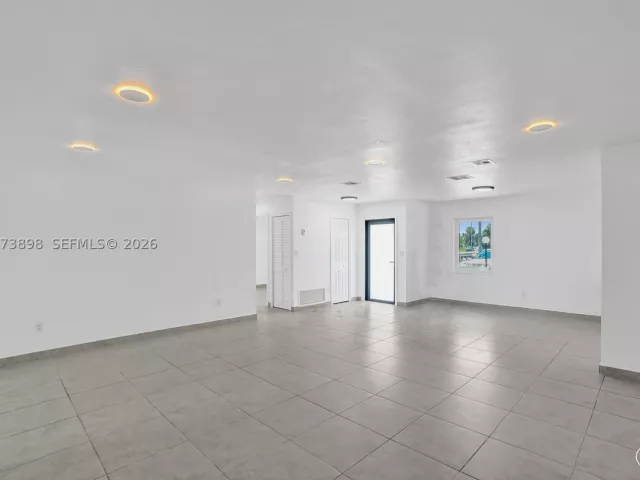 Продажа дома по адресу 12701 SW 80th St - фото 9335796