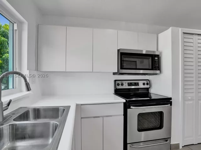 Продажа дома по адресу 12701 SW 80th St - фото 9335802
