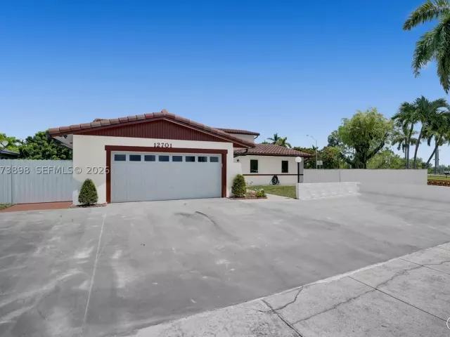 Продажа дома по адресу 12701 SW 80th St - фото 9335788