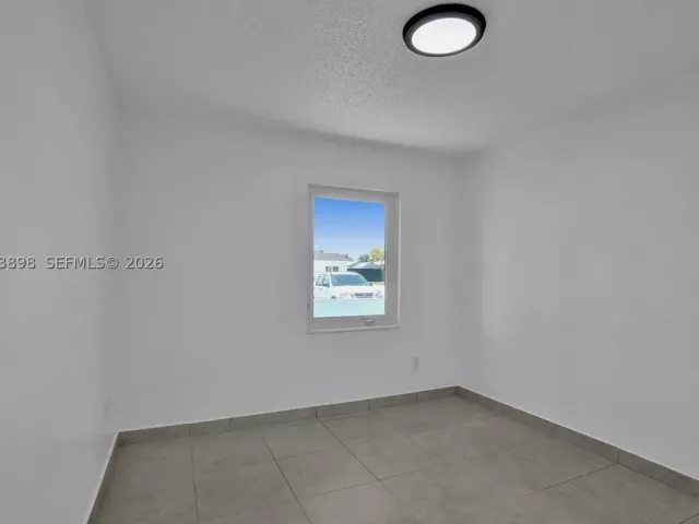 Продажа дома по адресу 12701 SW 80th St - фото 9335809
