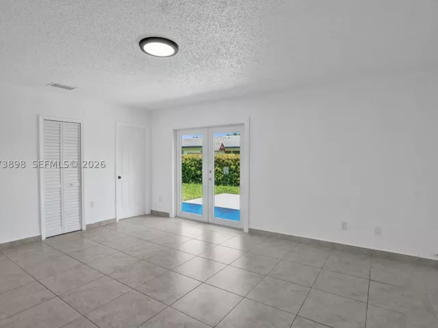 Продажа дома по адресу 12701 SW 80th St - фото 9335814