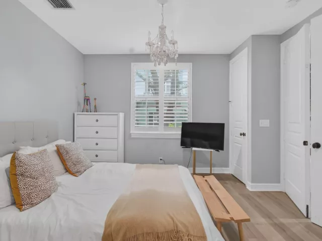 Продажа дома по адресу 365 W Mallory Circle - фото 9360196