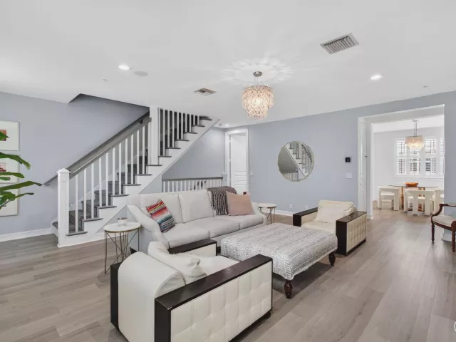 Продажа дома по адресу 365 W Mallory Circle - фото 9360203